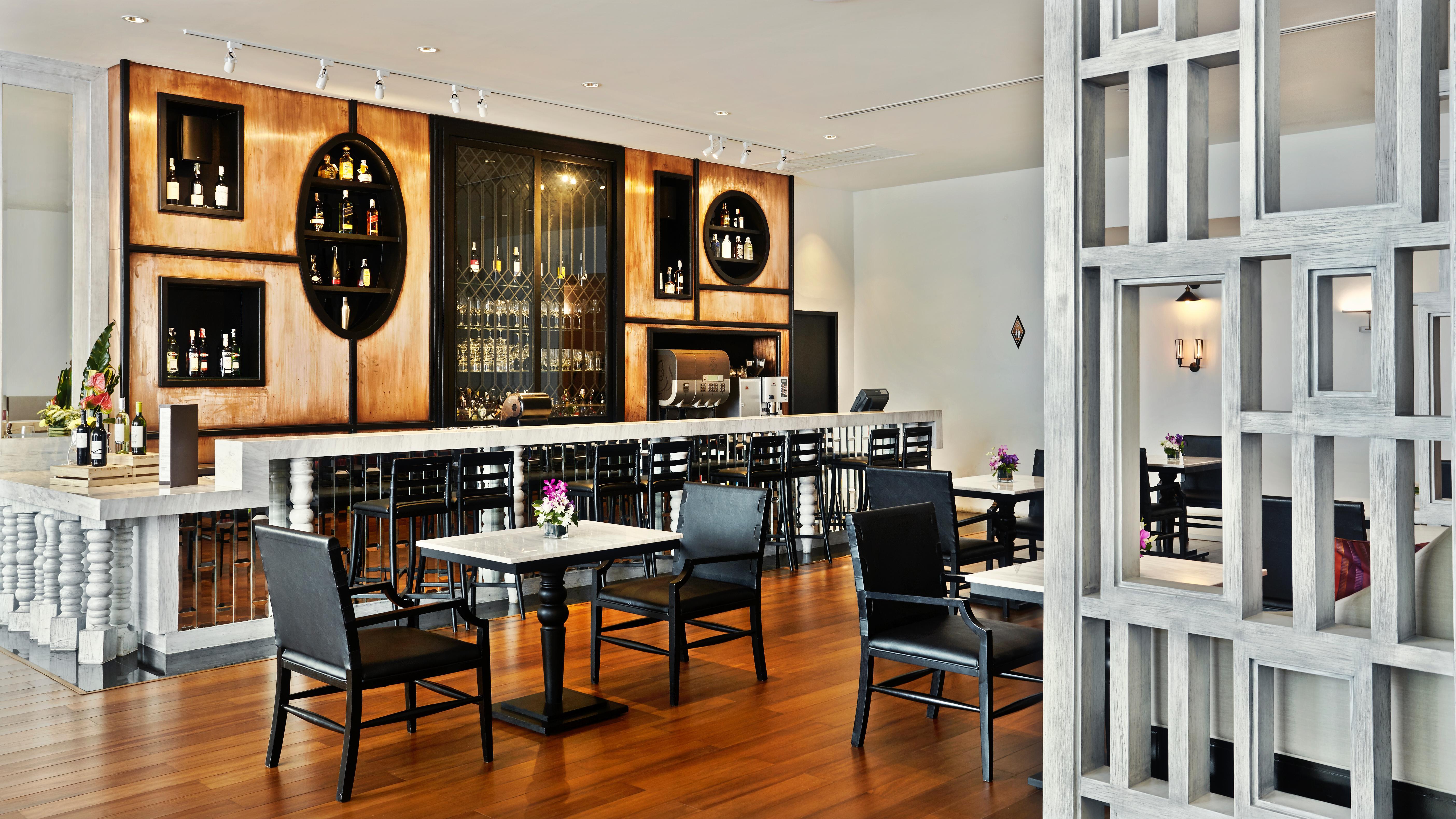 Mövenpick Sukhumvit 15 - Sha Hotel Bangkok