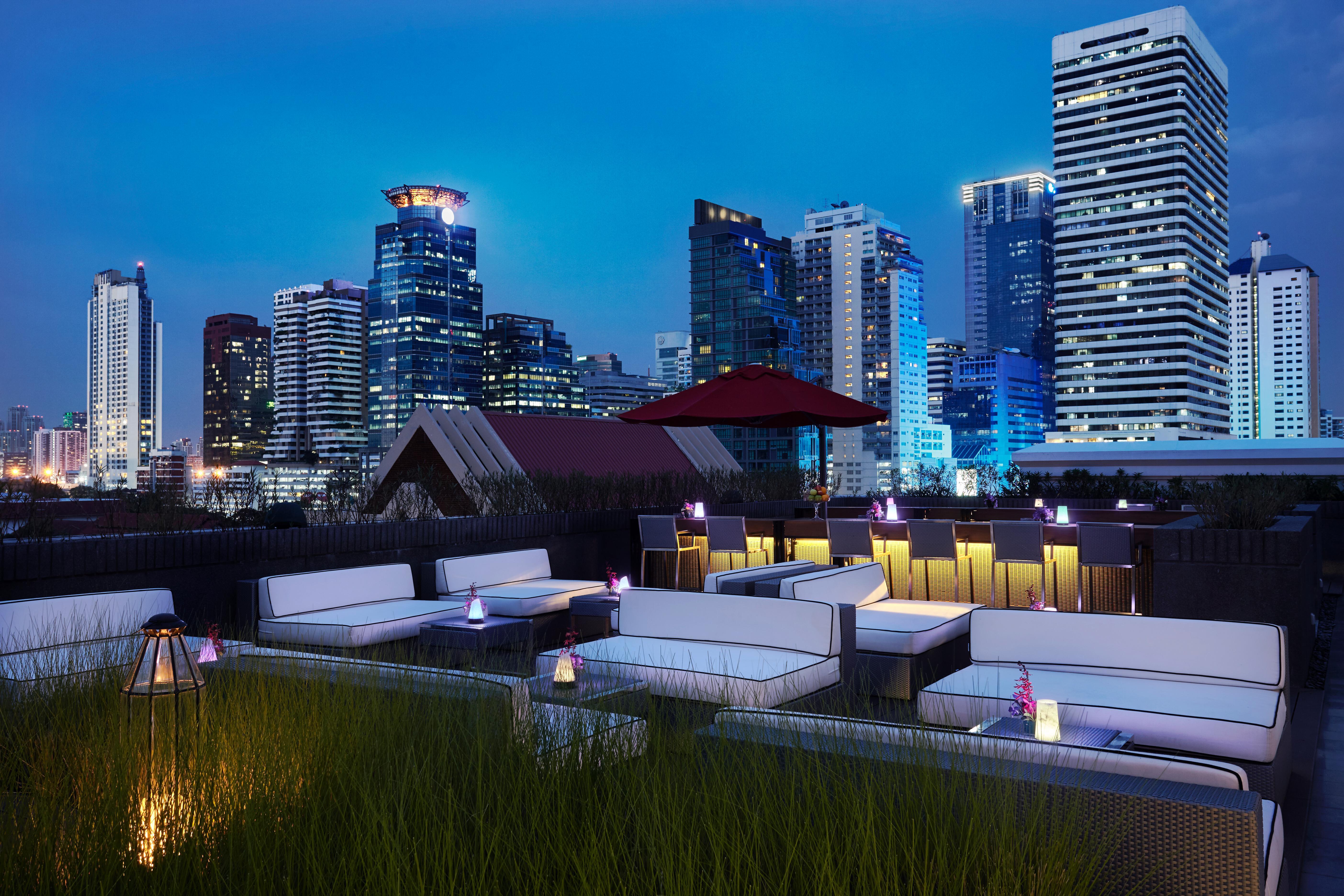 Mövenpick Sukhumvit 15 - Sha Hotel