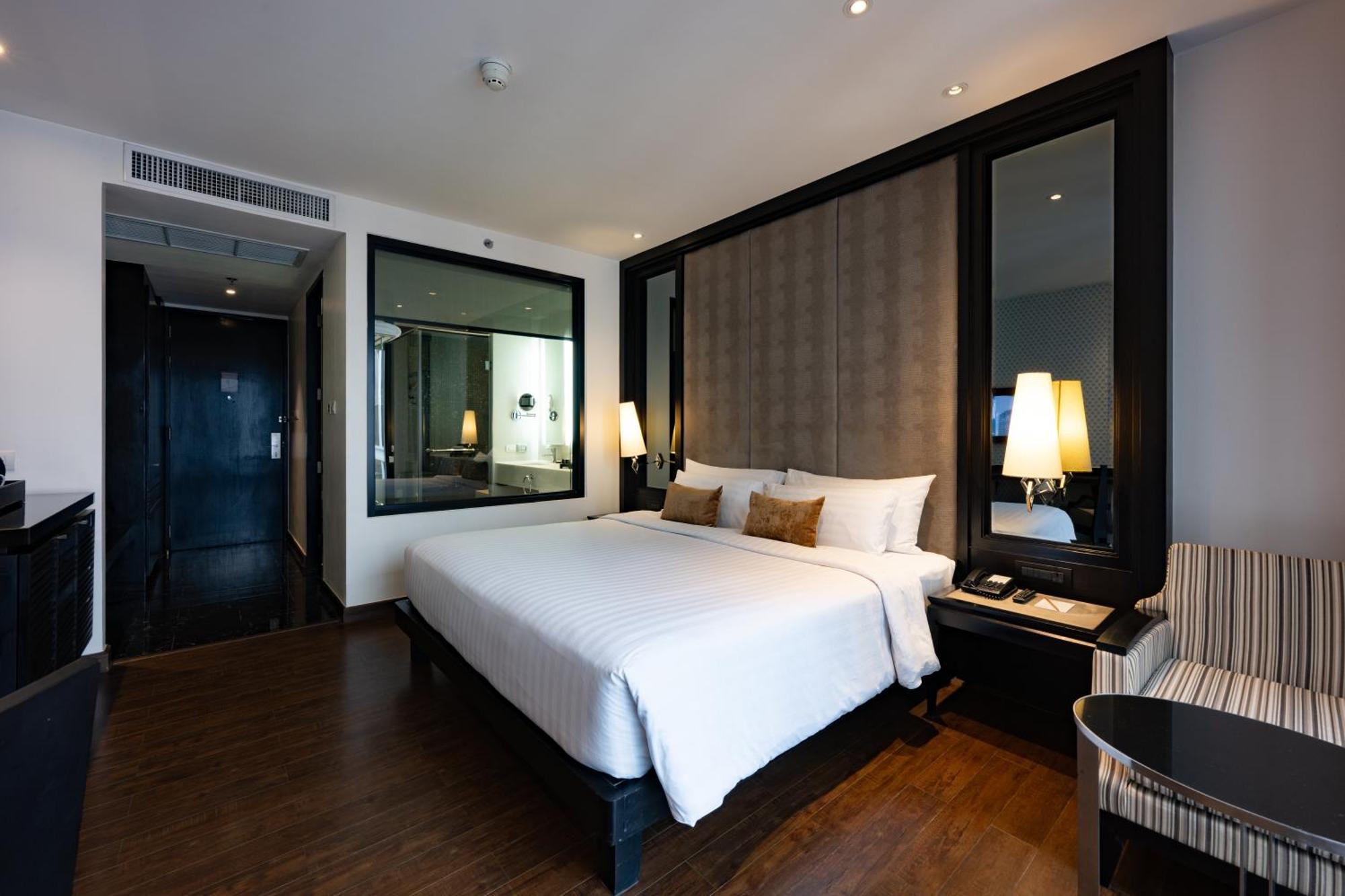 Mövenpick Sukhumvit 15 - Sha 5*